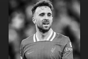 皇马中场卡马文加悼念若塔：️