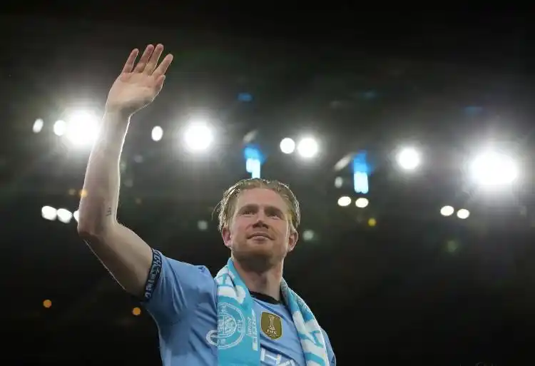 德布劳内：能在曼城效力十年难以置信，享受在这里的每个时刻