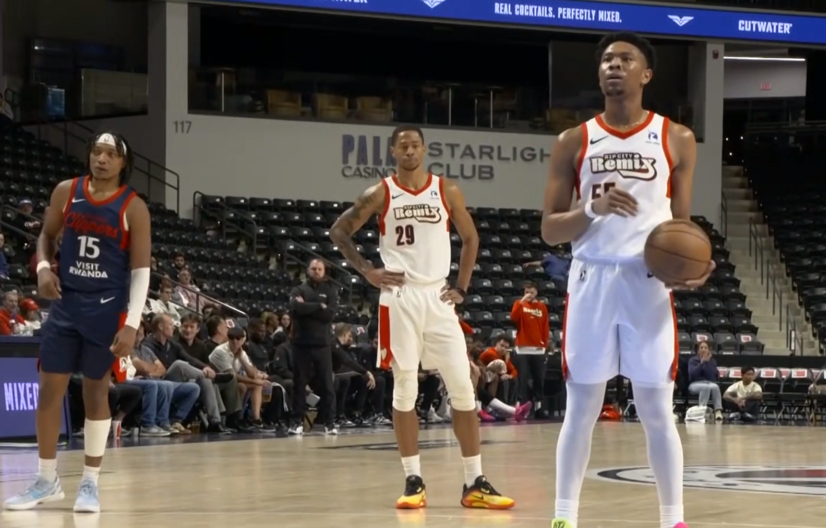 PG游戏平台-杨瀚森16中14,狂轰31+8+3!创3项生涯新高,加盟开拓者真涨球了